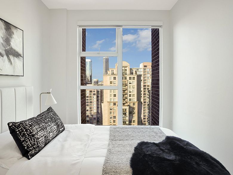 3309 939 Homer Street