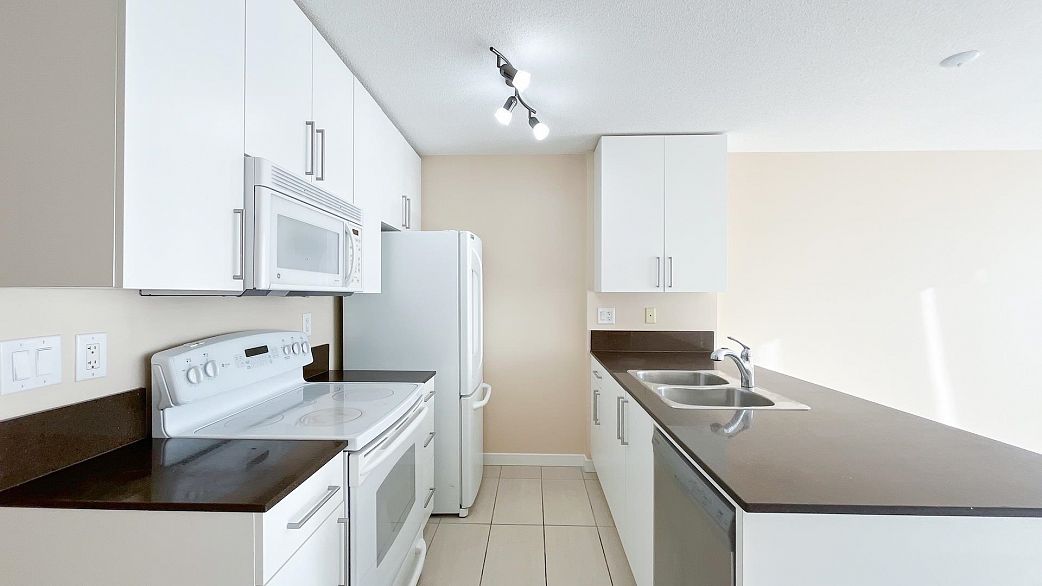 407 928 Homer Street