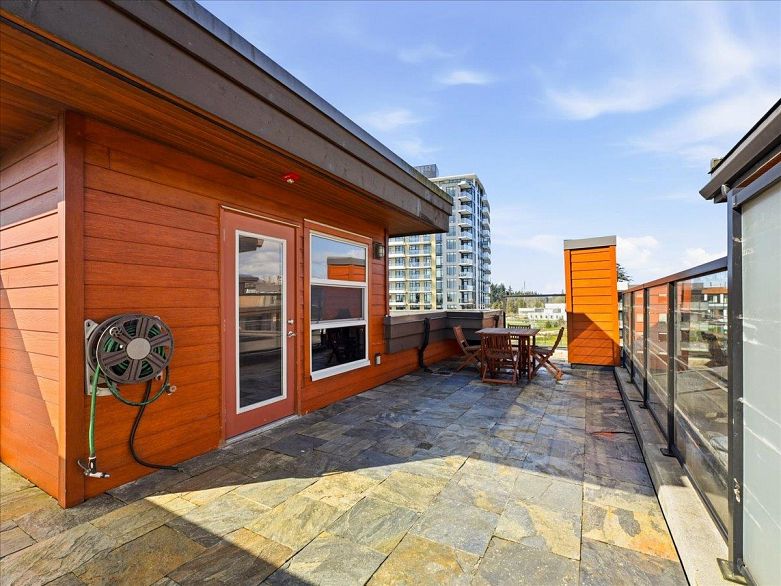 PH12 5983 Gray Avenue