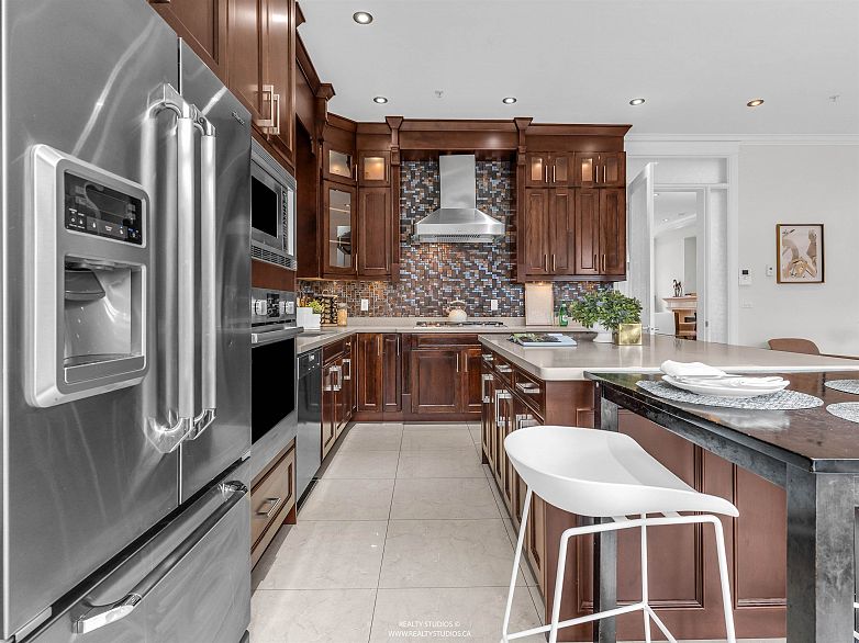 6387 Prince Albert Street