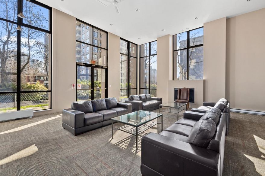 2803 928 Homer Street