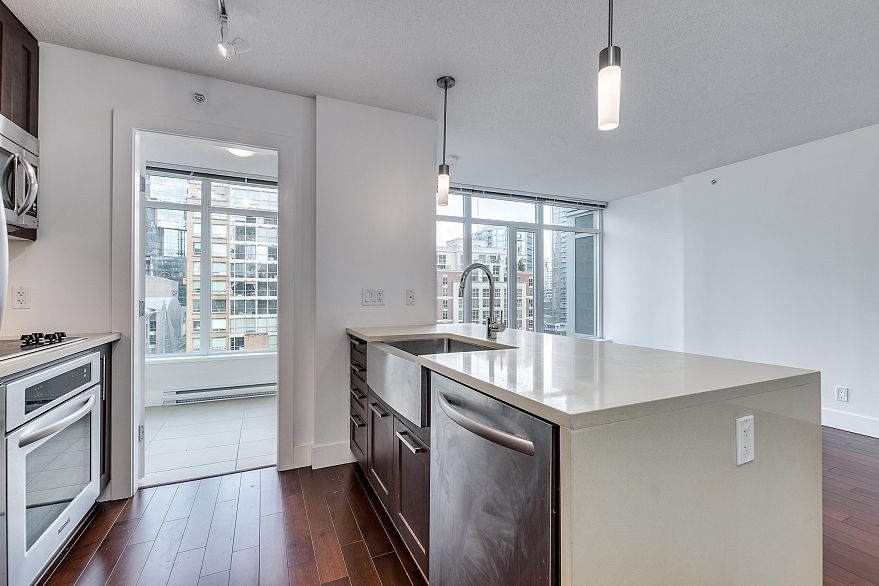 1404 888 Homer Street