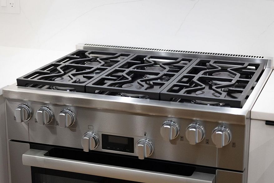 2 4549 W 11th Avenue