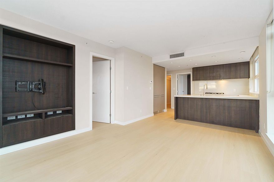 2307 1351 Continental Street