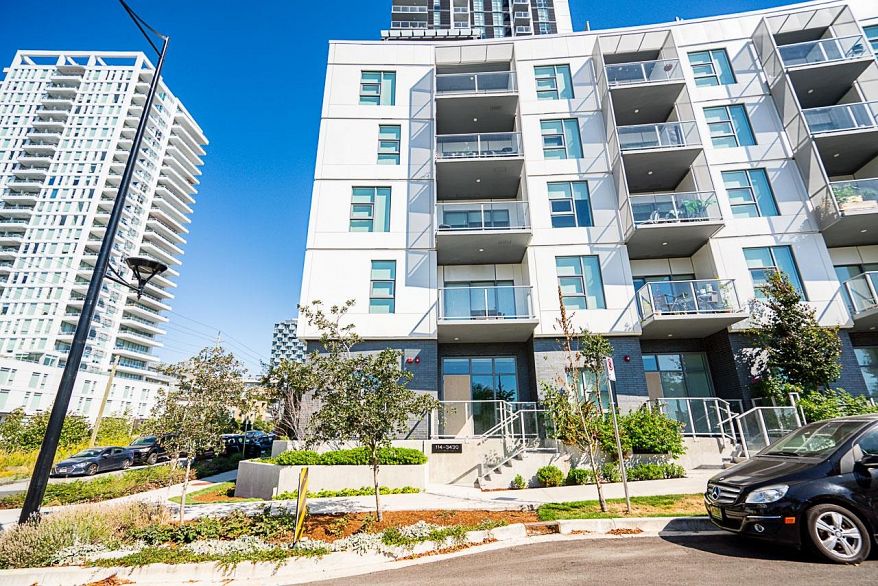 114 3430 E Kent Avenue South