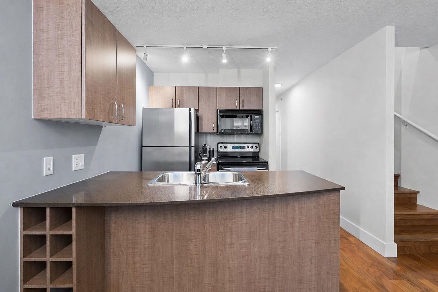 409 610 Granville Street