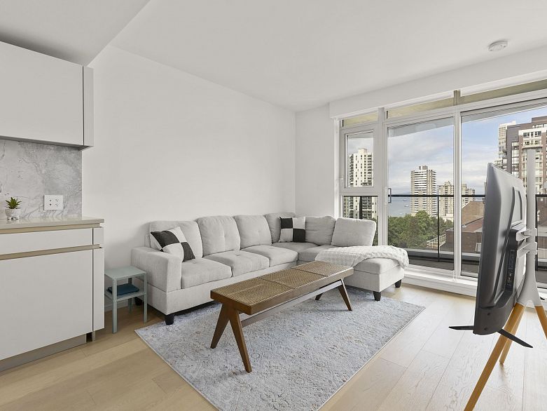 1104 889 Pacific Street