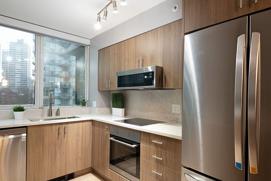 806 555 Jervis Street