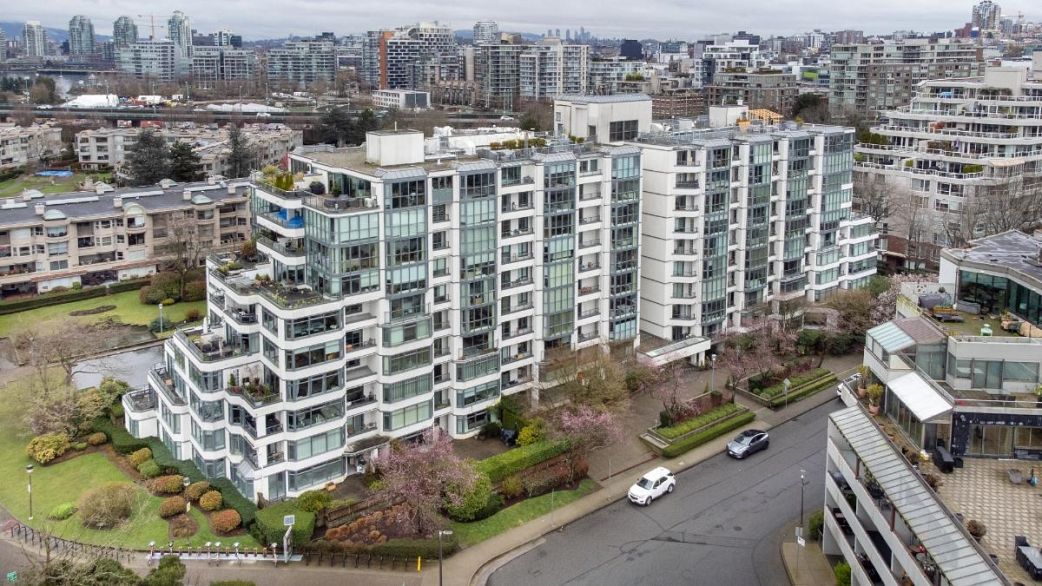 813 456 Moberly Road