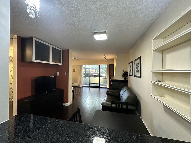 318 2320 W 40th Avenue