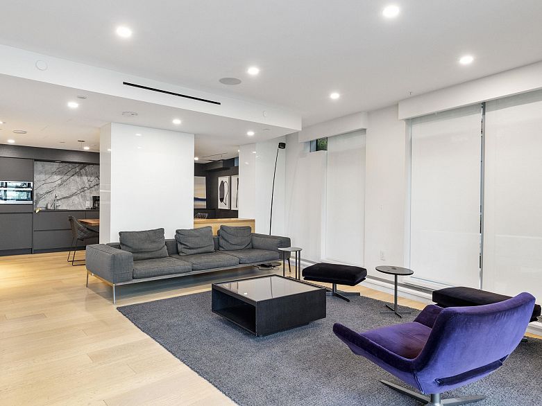 1104 889 Pacific Street