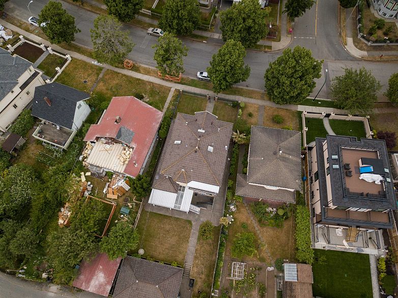 2288 Fraserview Drive