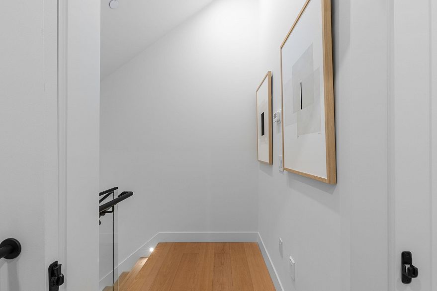 1 4549 W 11th Avenue