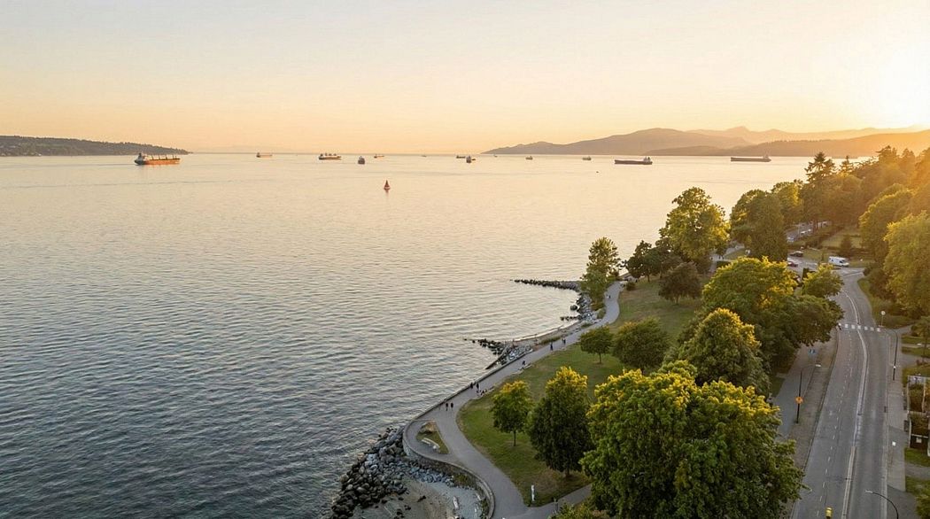 102 1924 Comox Street