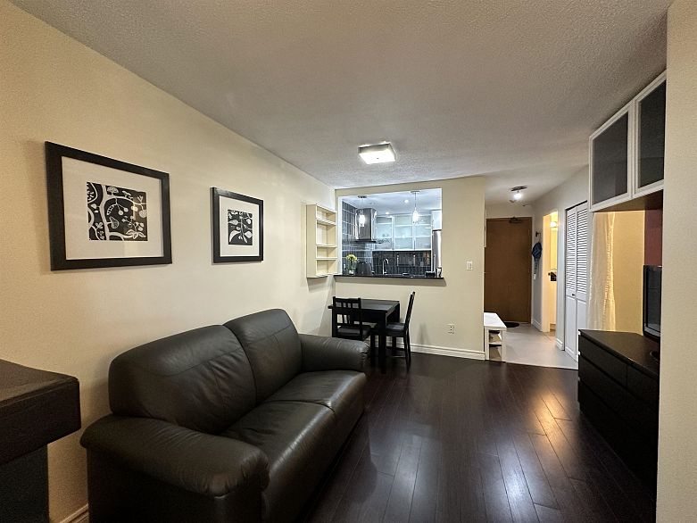 318 2320 W 40th Avenue