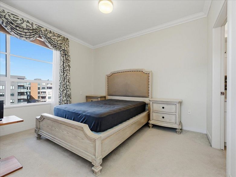 PH12 5983 Gray Avenue