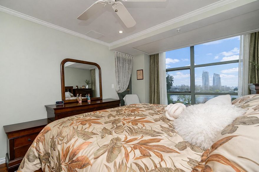 304 1233 Beach Avenue