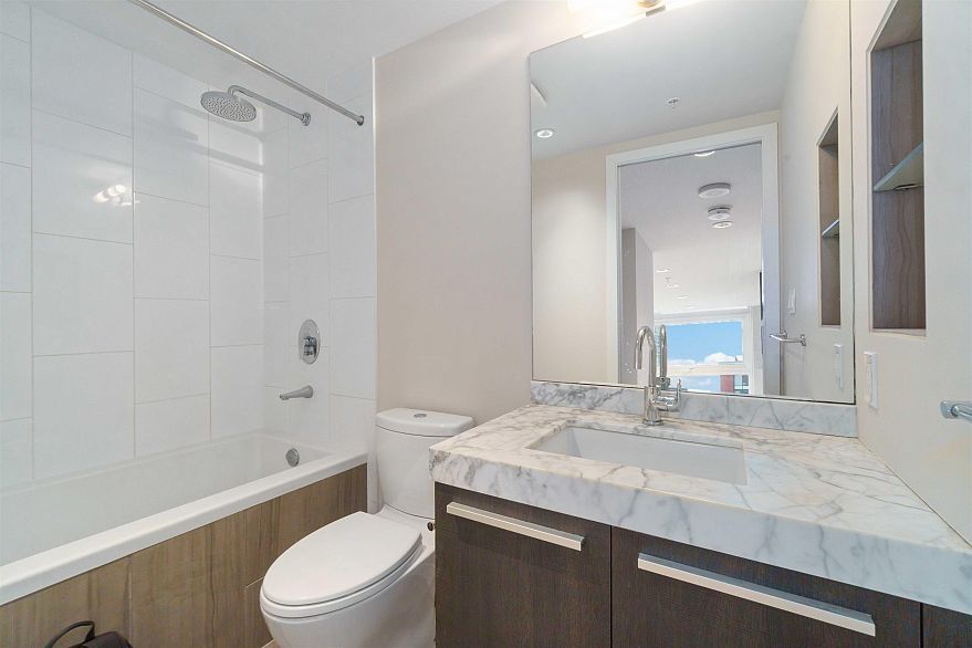 2307 1351 Continental Street