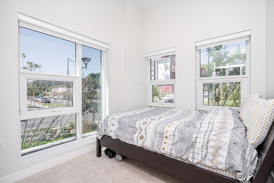 114 3430 E Kent Avenue South