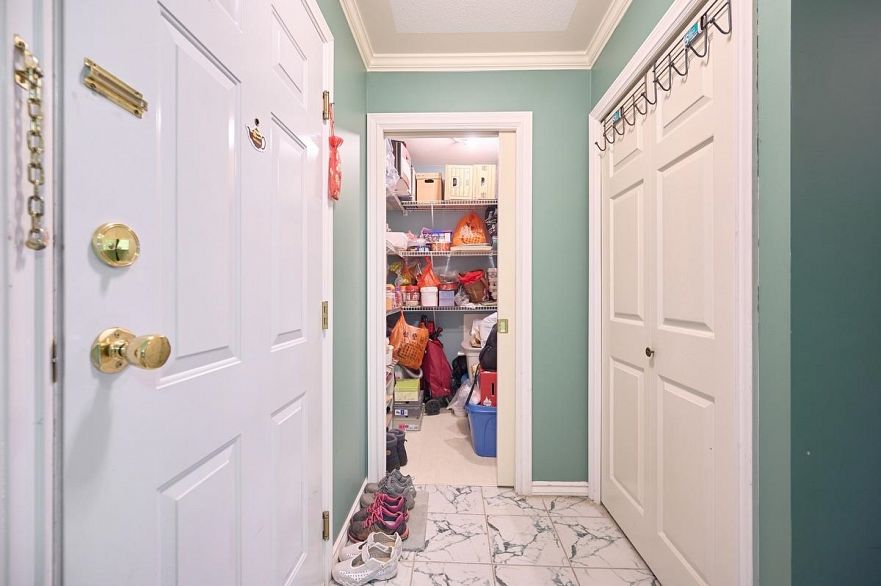 406 1958 E 47th Avenue