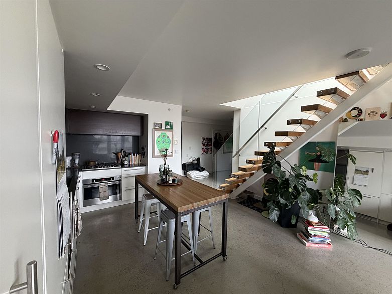 1005 150 E Cordova Street