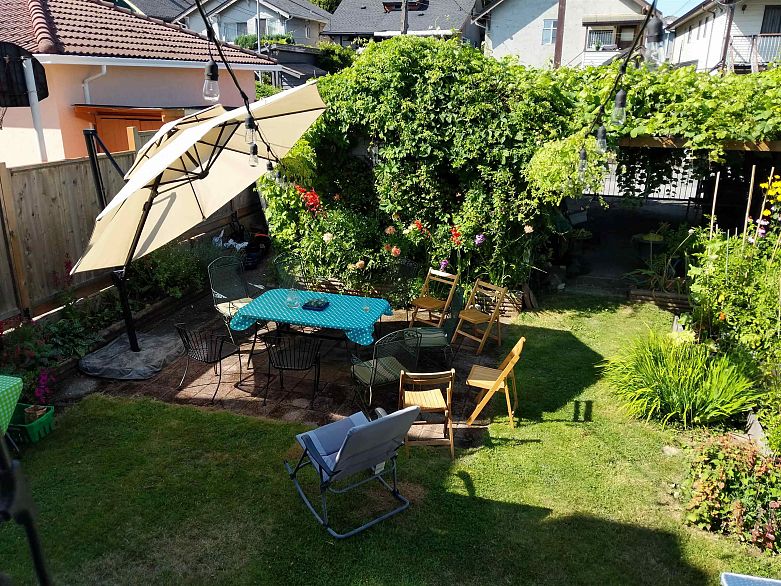 2867 E Georgia Street