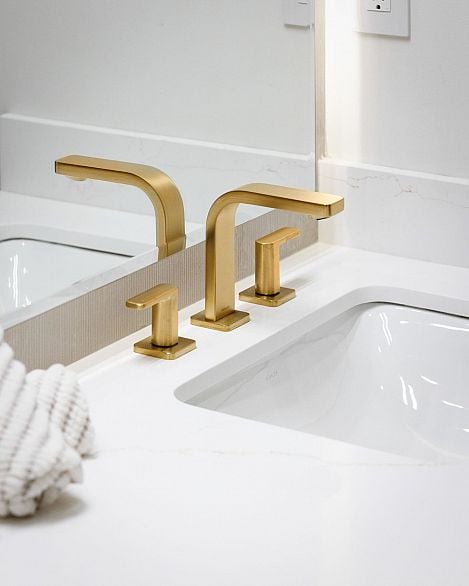 2 4549 W 11th Avenue