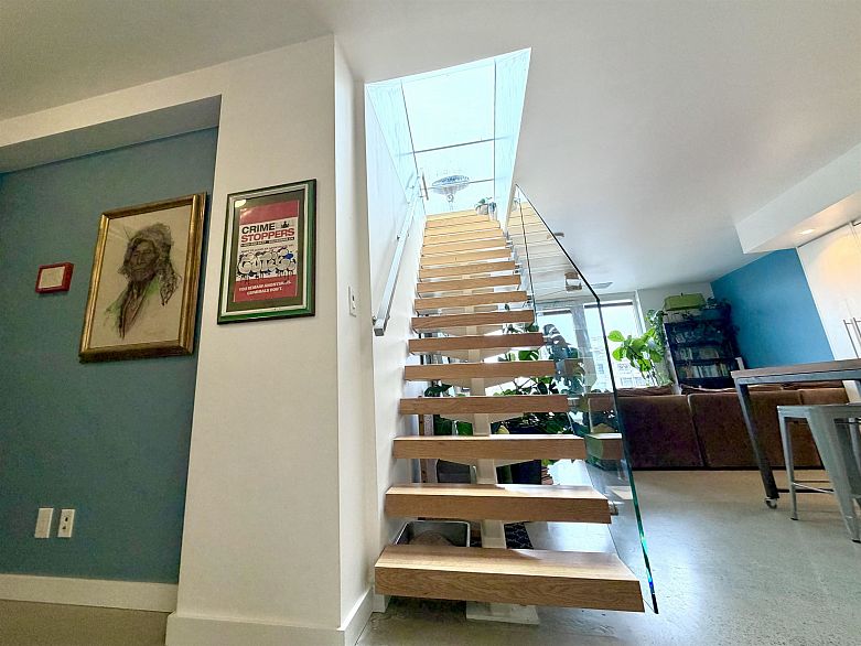 1005 150 E Cordova Street