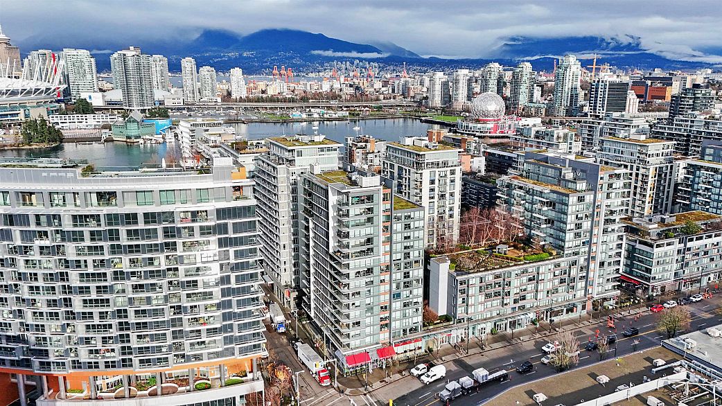 1609 1788 Columbia Street