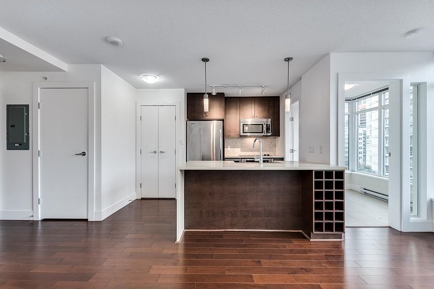 1404 888 Homer Street