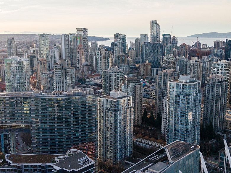 1711 939 Expo Boulevard