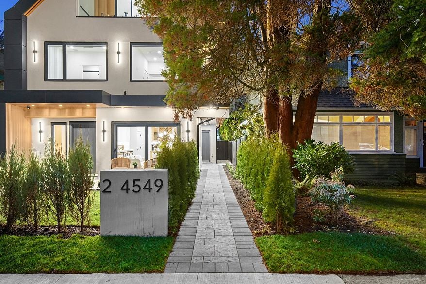 2 4549 W 11th Avenue