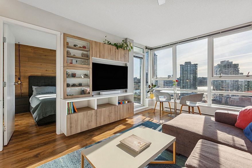 1711 939 Expo Boulevard