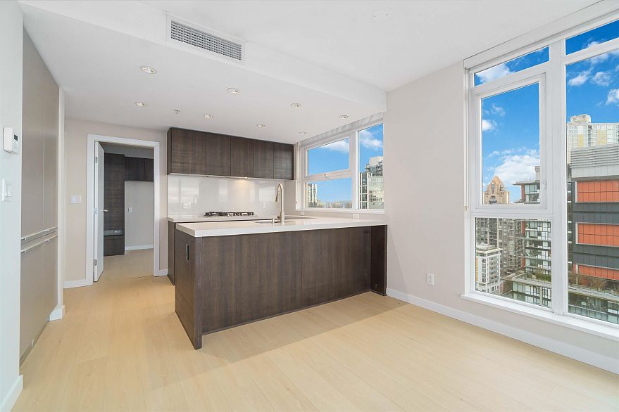 2307 1351 Continental Street