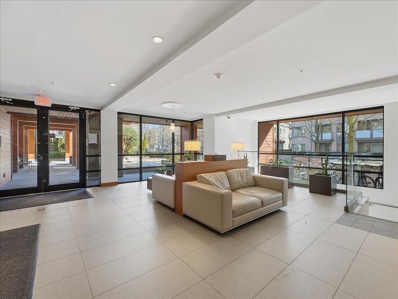 PH12 5983 Gray Avenue