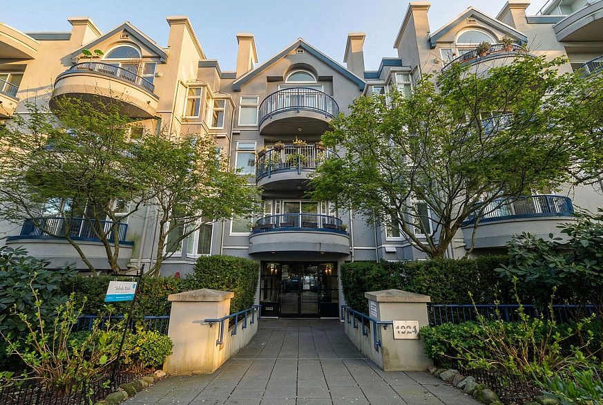 102 1924 Comox Street