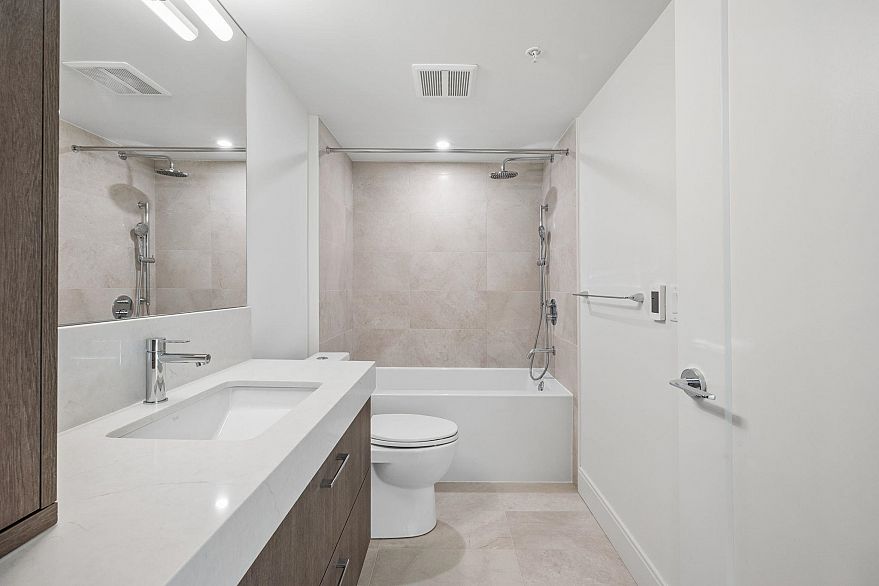 102 378 W 45th Avenue