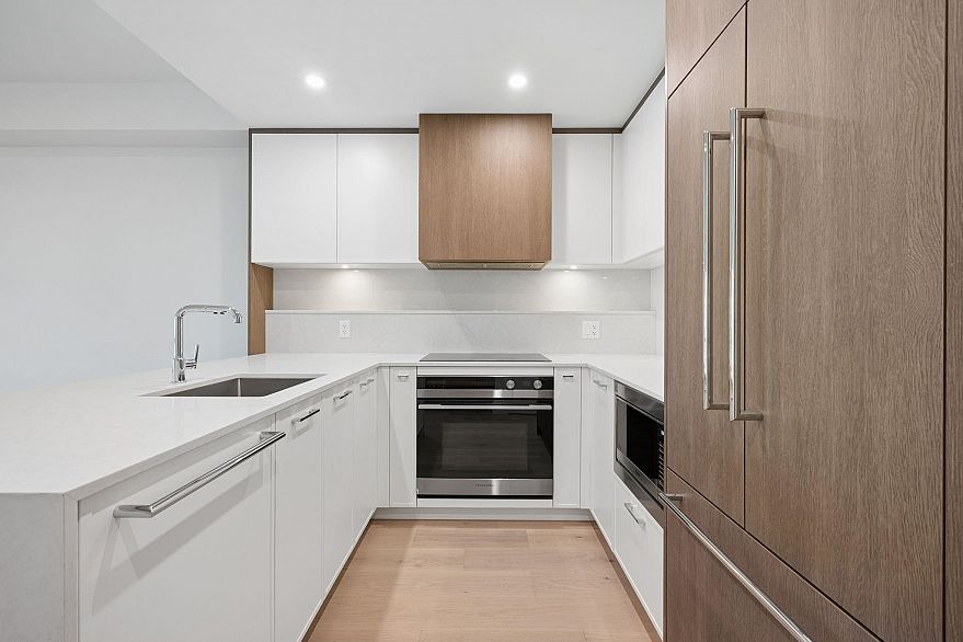 202 378 W 45th Avenue