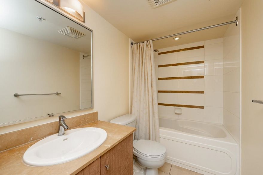 1706 909 Mainland Street