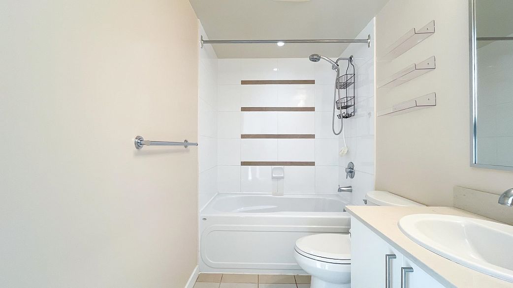 407 928 Homer Street