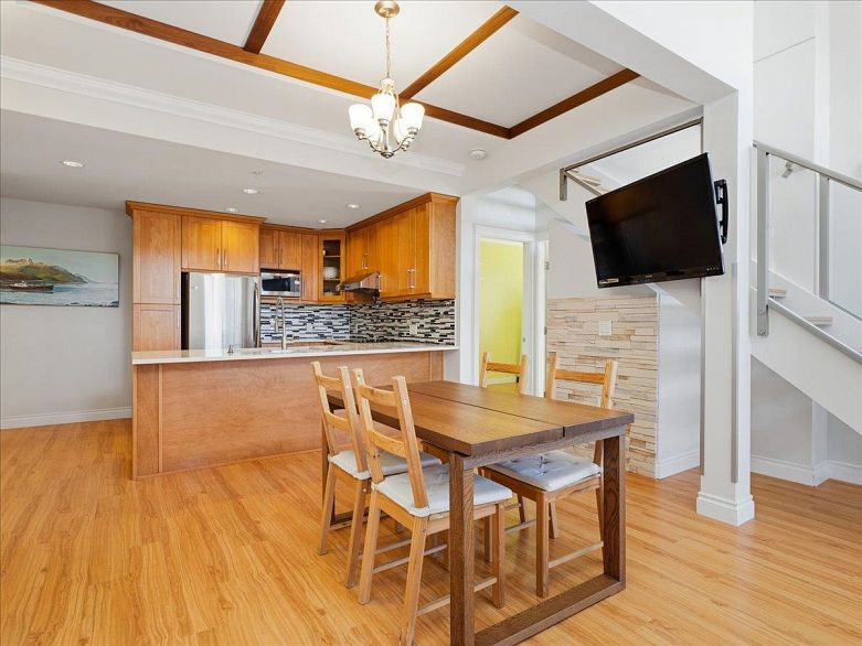 PH12 5983 Gray Avenue