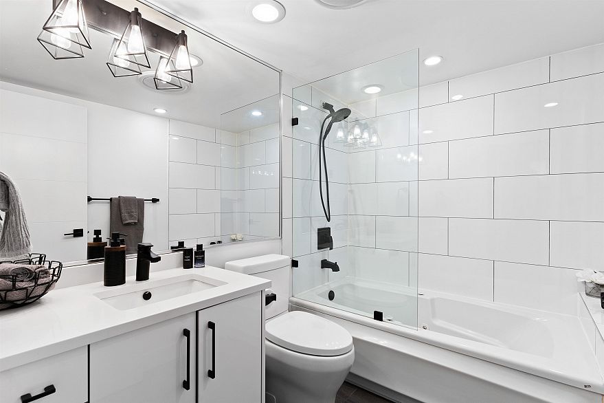 301 789 Jervis Street