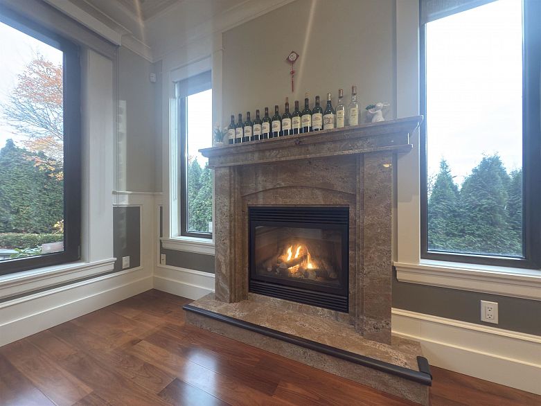 7689 Jasper Crescent