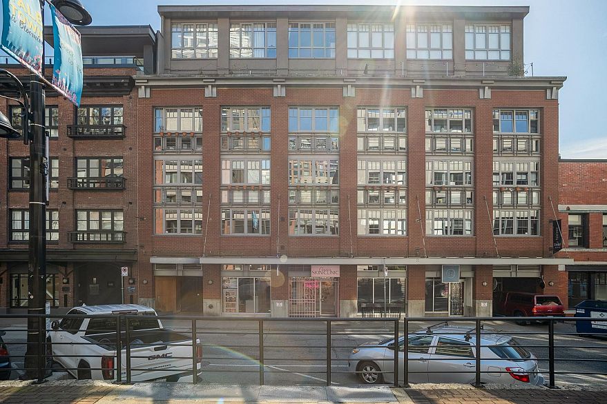 401 1072 Hamilton Street