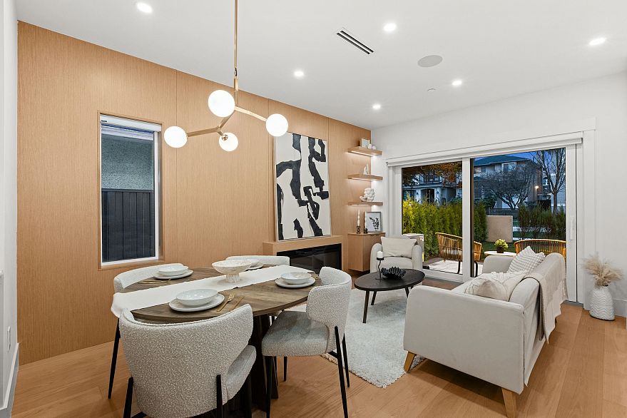 1 4549 W 11th Avenue