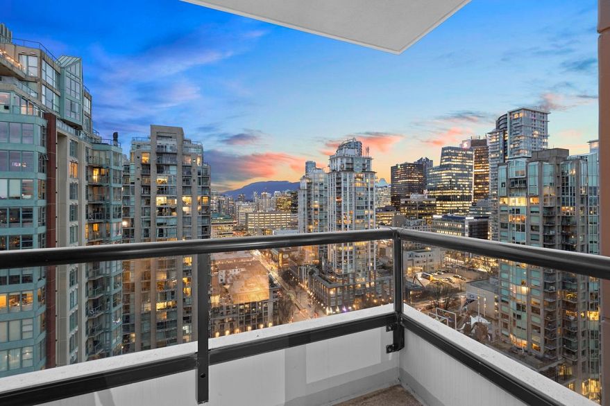 2803 928 Homer Street