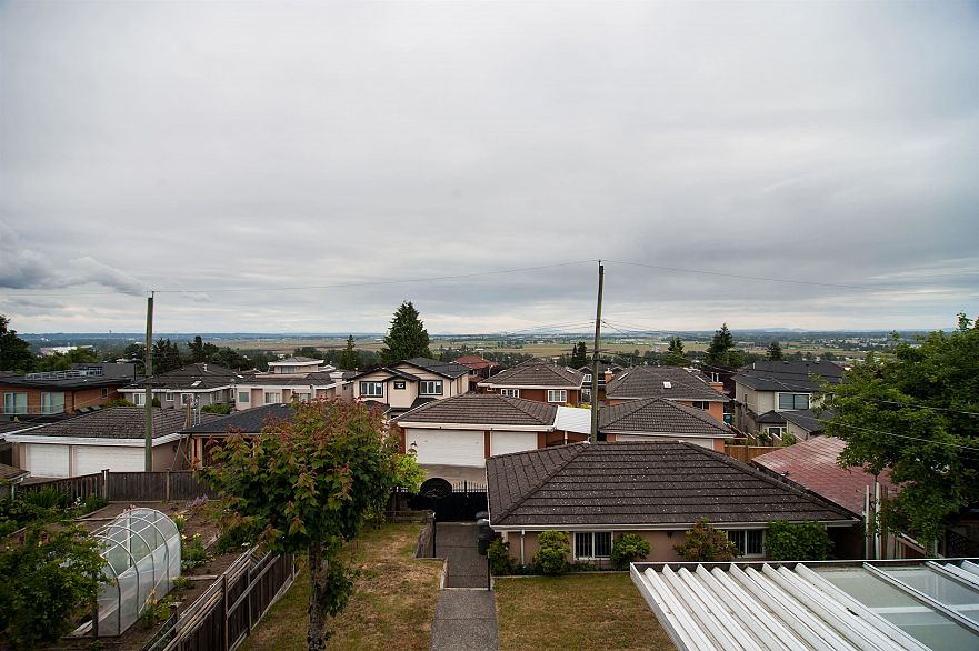 2288 Fraserview Drive