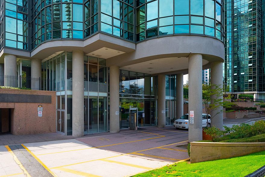 806 555 Jervis Street