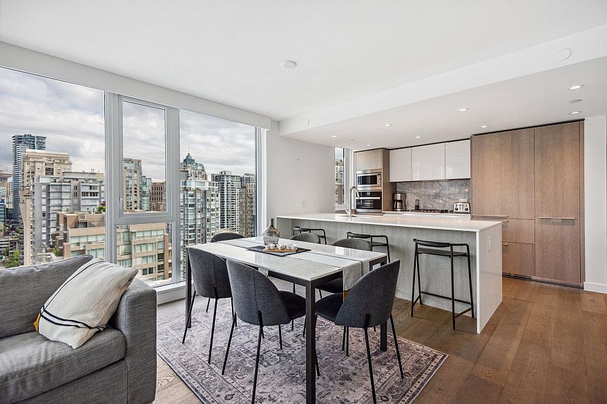 2002 1111 Richards Street