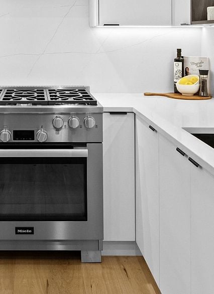 2 4549 W 11th Avenue